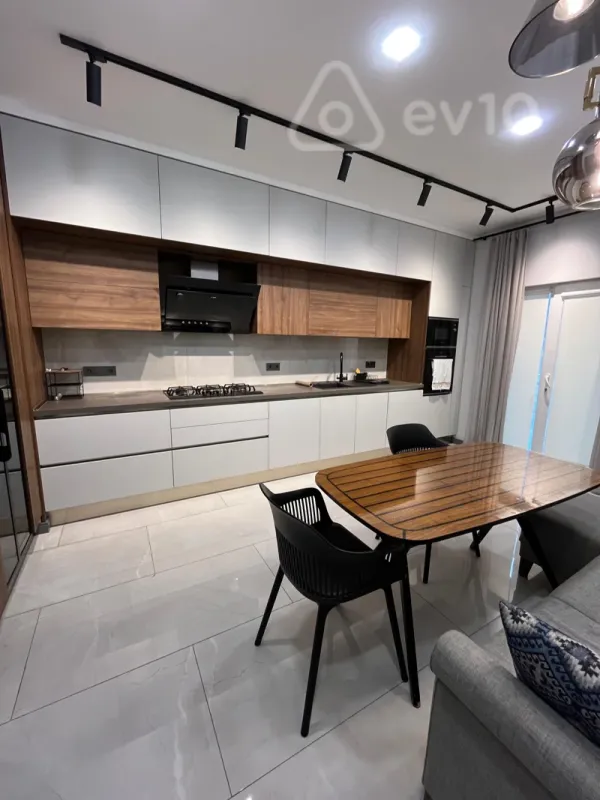 Satılır 4 otaqlı yeni tikili 185 m²