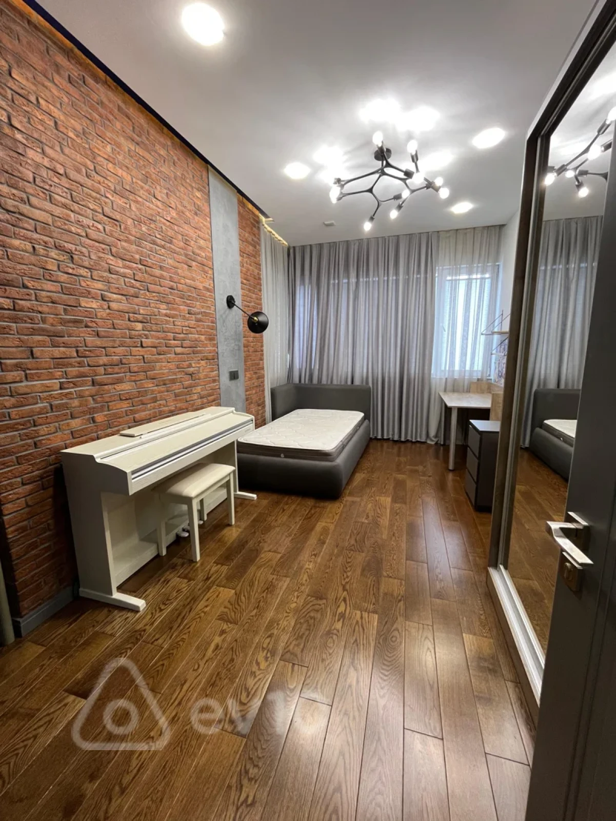 Satılır 4 otaqlı yeni tikili 185 m²