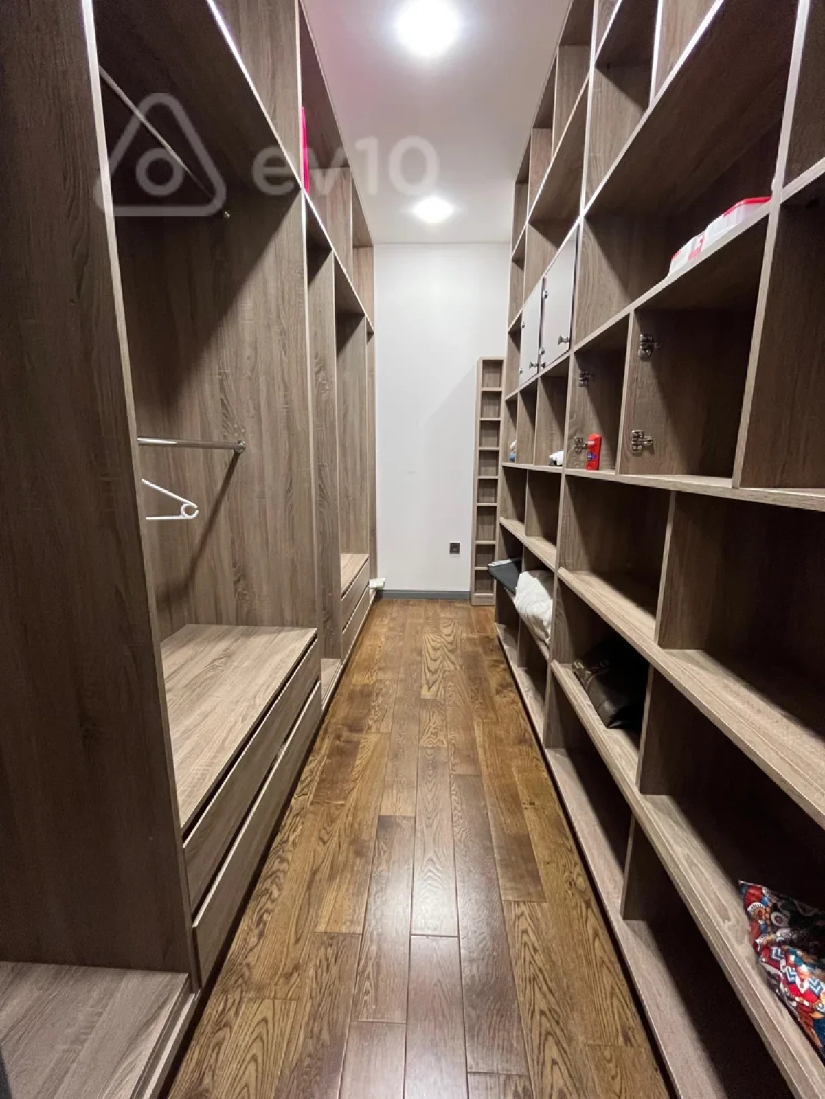 Satılır 4 otaqlı yeni tikili 185 m²