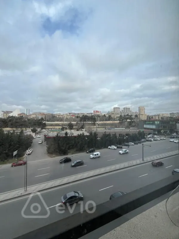 Satılır 4 otaqlı yeni tikili 185 m²