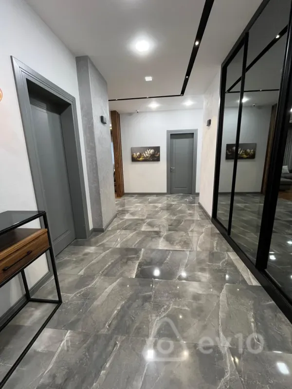 Satılır 4 otaqlı yeni tikili 185 m²