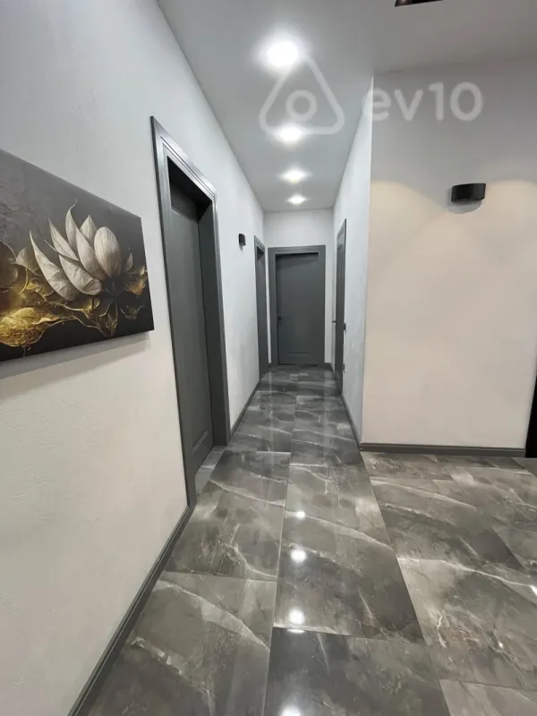 Satılır 4 otaqlı yeni tikili 185 m²