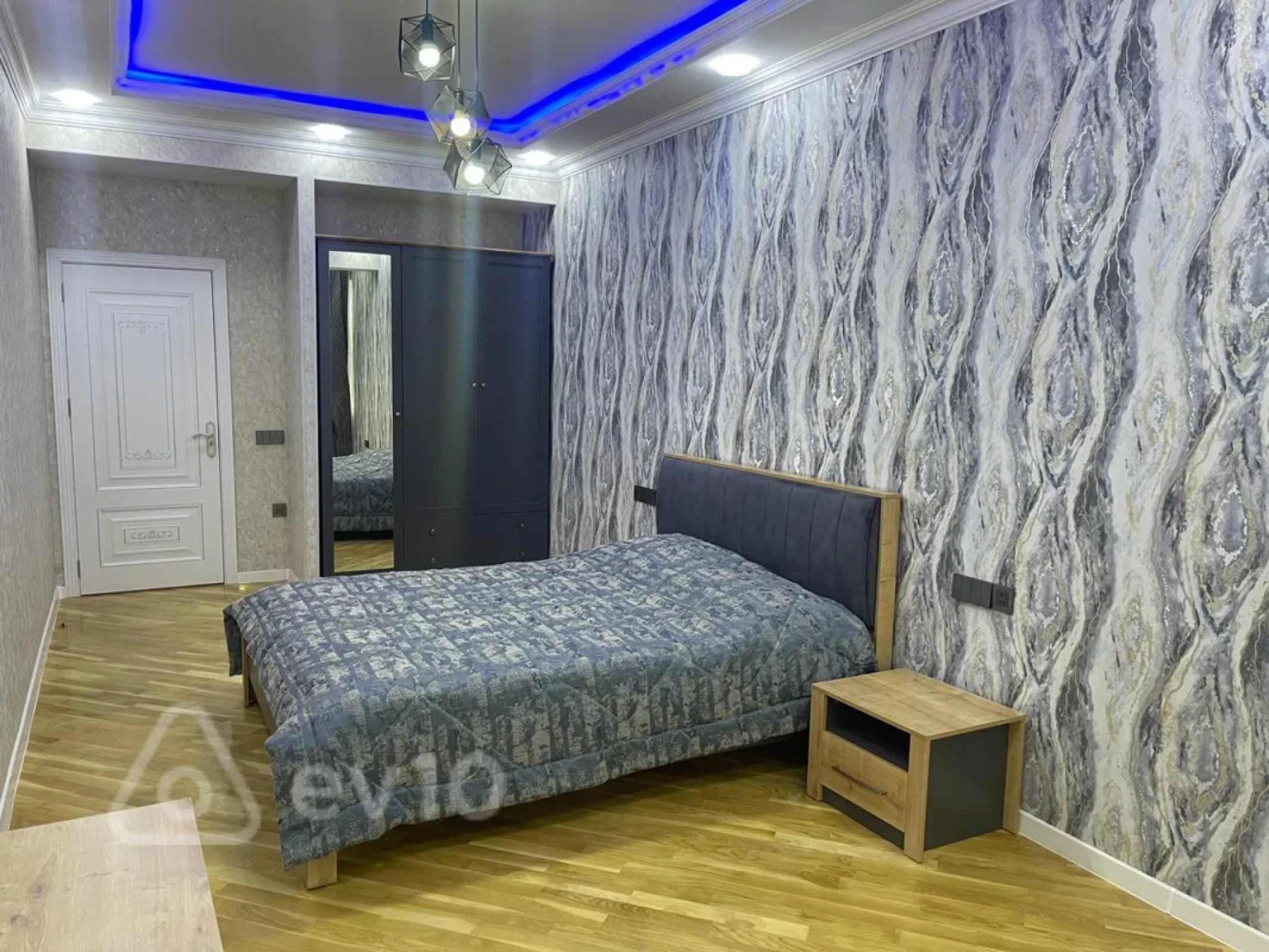 Kirayə verilir 3 otaqlı yeni tikili 120 m²