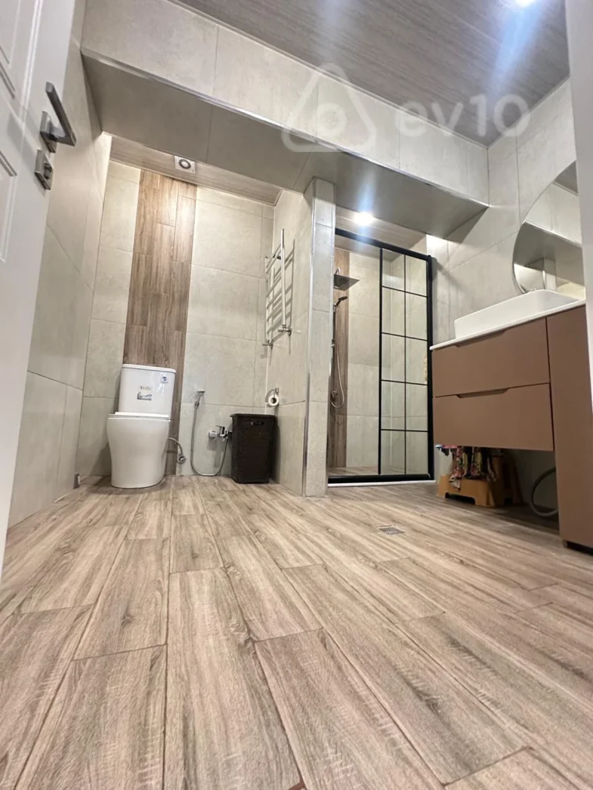 Satılır 3 otaqlı yeni tikili 130 m²