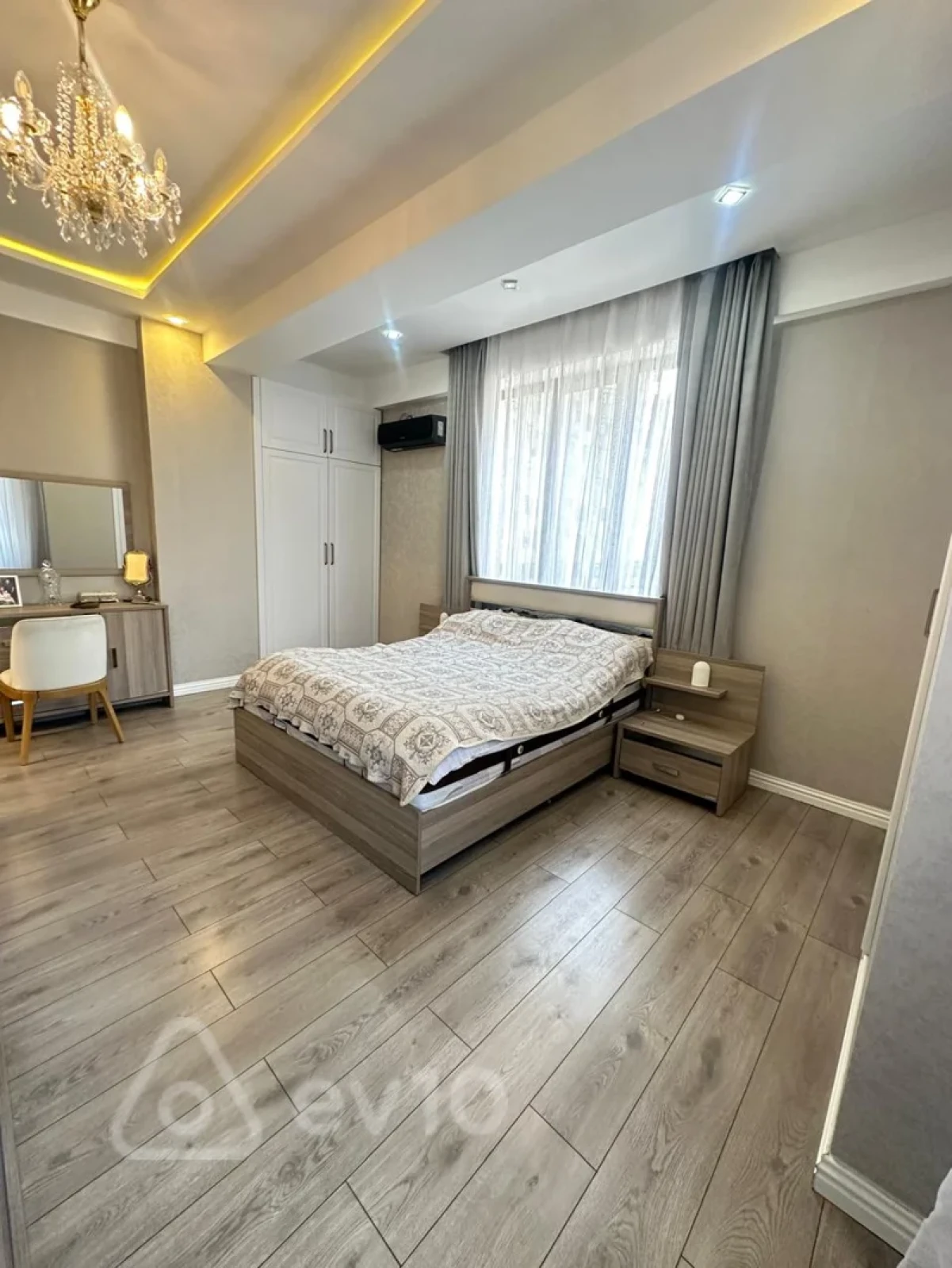 Satılır 3 otaqlı yeni tikili 130 m²