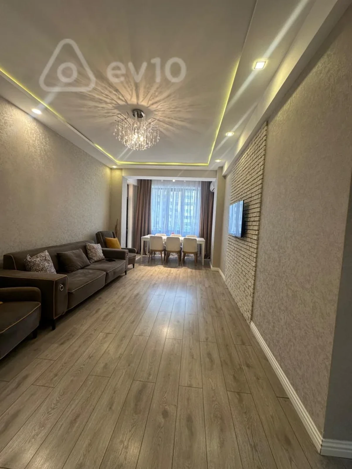 Satılır 3 otaqlı yeni tikili 130 m²