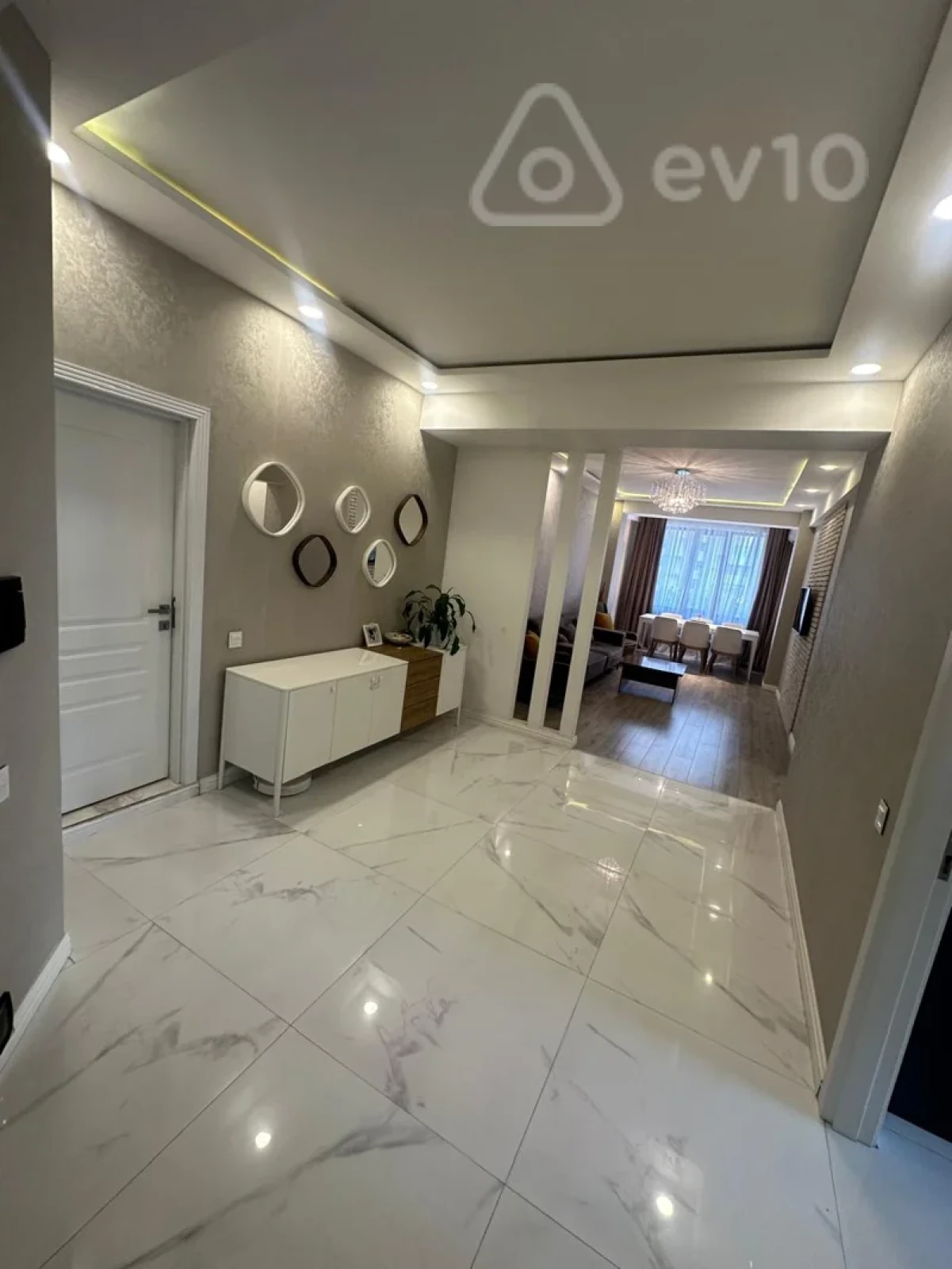 Satılır 3 otaqlı yeni tikili 130 m²