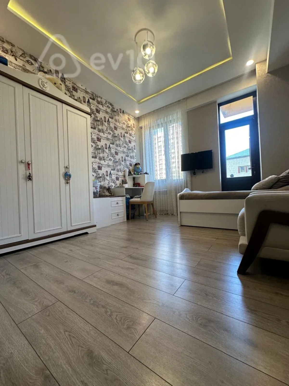 Satılır 3 otaqlı yeni tikili 130 m²