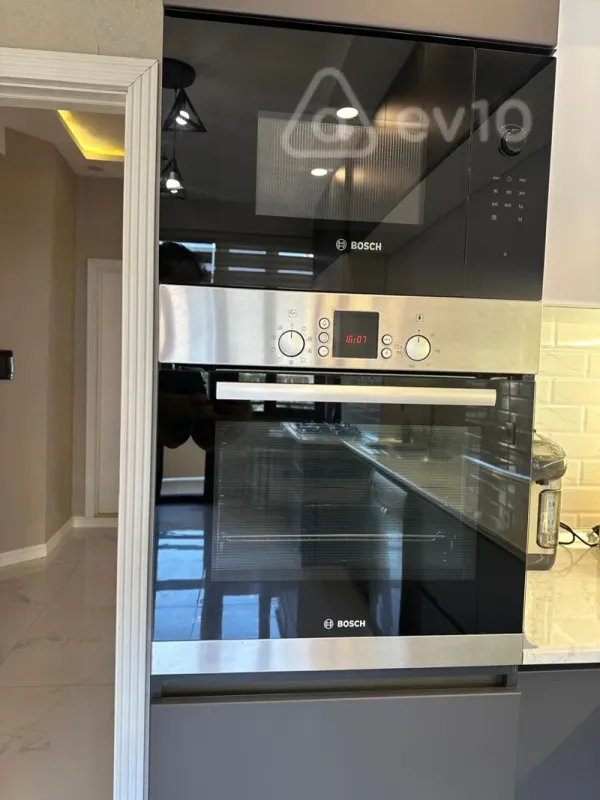 Satılır 3 otaqlı yeni tikili 130 m²