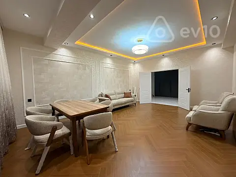 Satılır 4 otaqlı yeni tikili 136 m² — Bakı, Nizami 4 otaq 136.00 m²