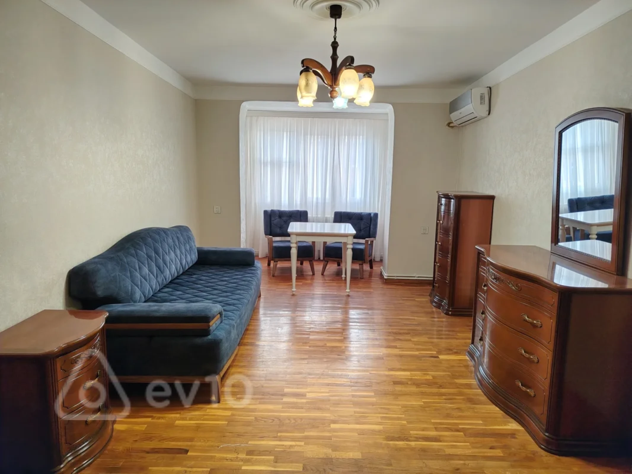 Kirayə verilir 2 otaqlı köhnə tikili 55 m²