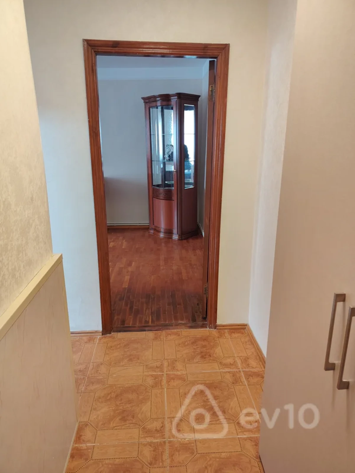 Kirayə verilir 2 otaqlı köhnə tikili 55 m²