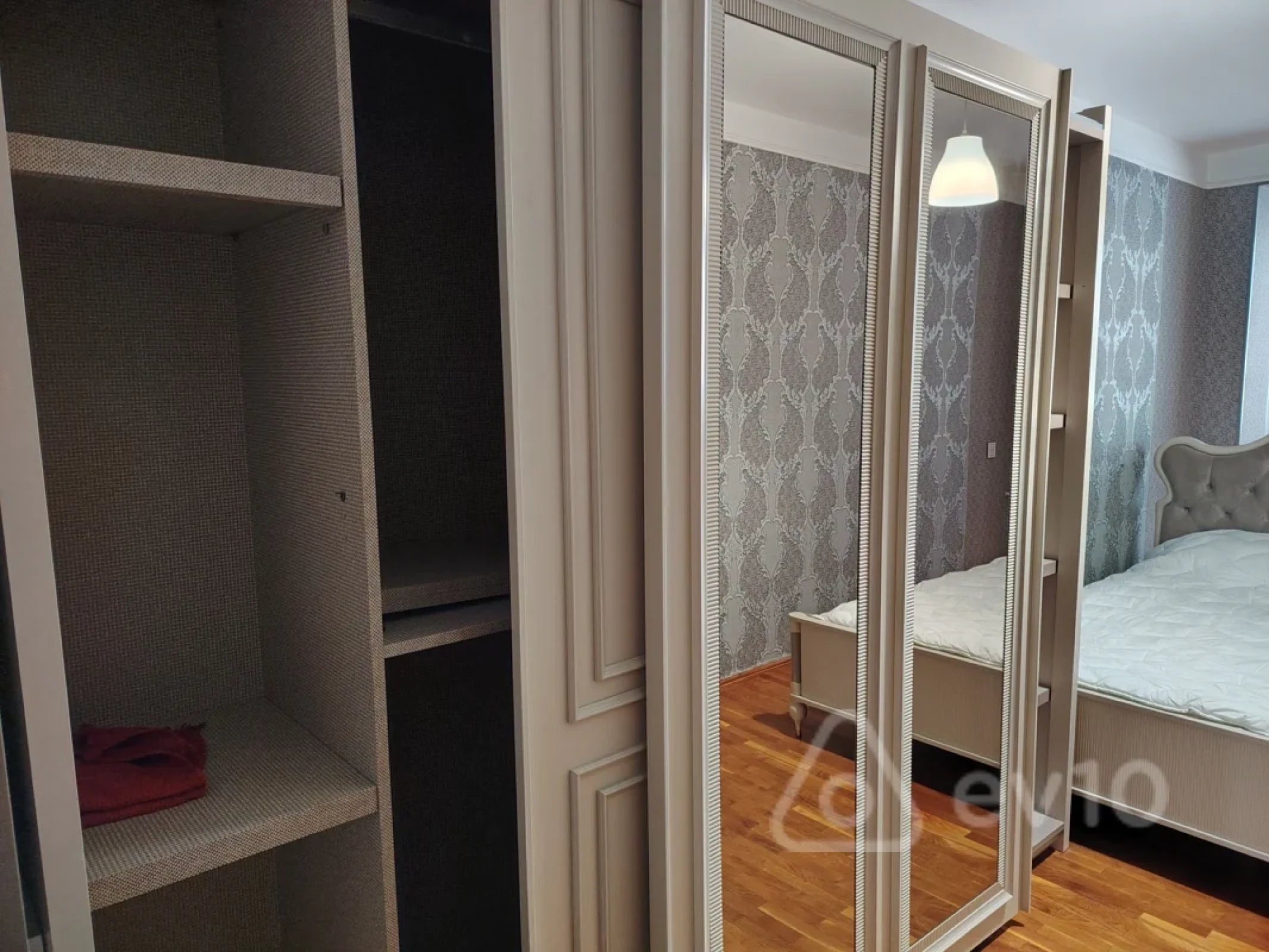 Kirayə verilir 2 otaqlı köhnə tikili 55 m²