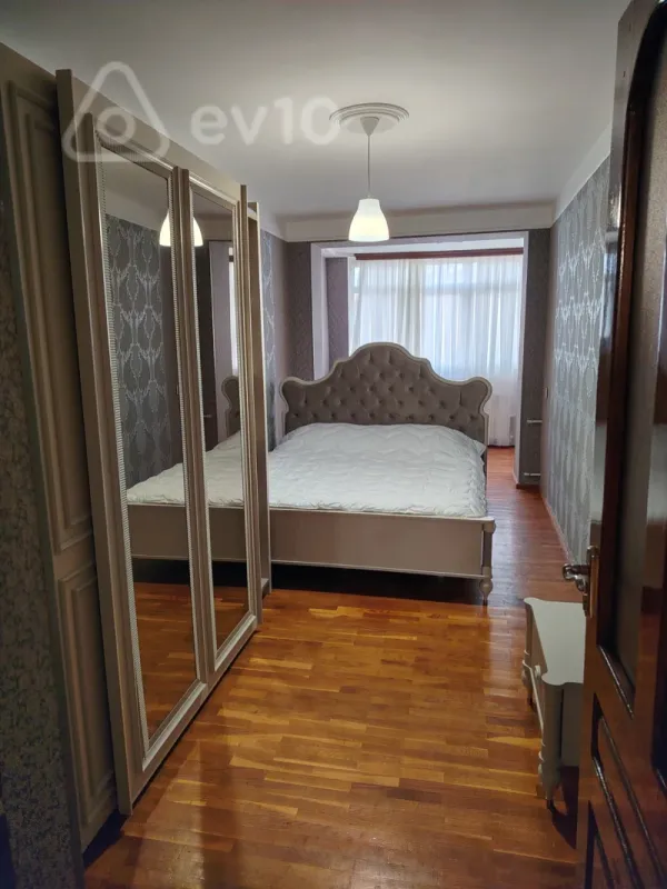 Kirayə verilir 2 otaqlı köhnə tikili 55 m²