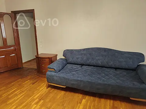 Kirayə verilir 2 otaqlı köhnə tikili 55 m²