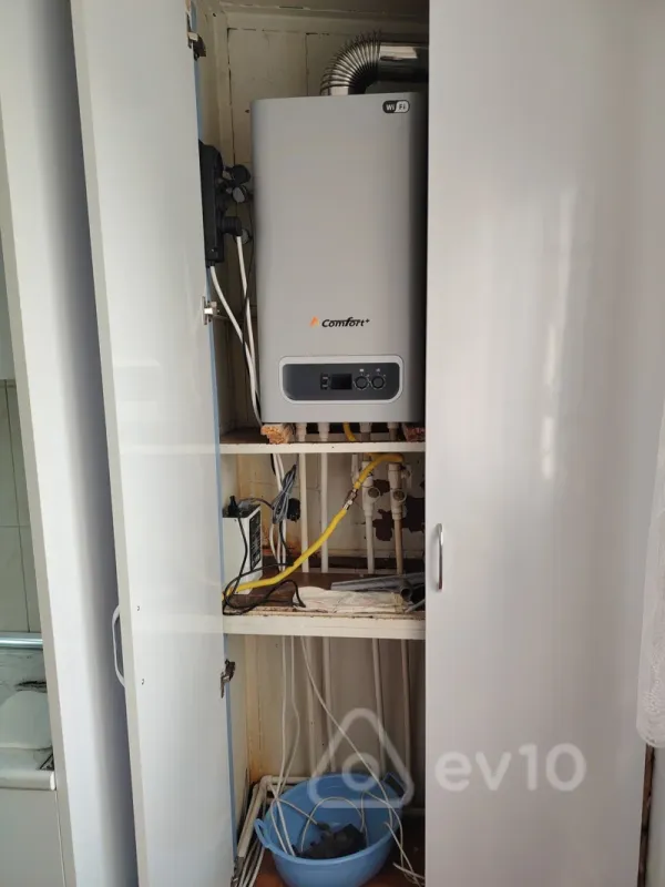 Kirayə verilir 2 otaqlı köhnə tikili 55 m²