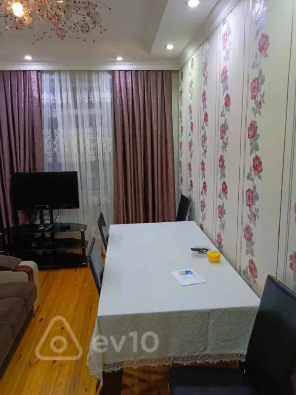 Kirayə verilir 2 otaqlı yeni tikili 50 m²