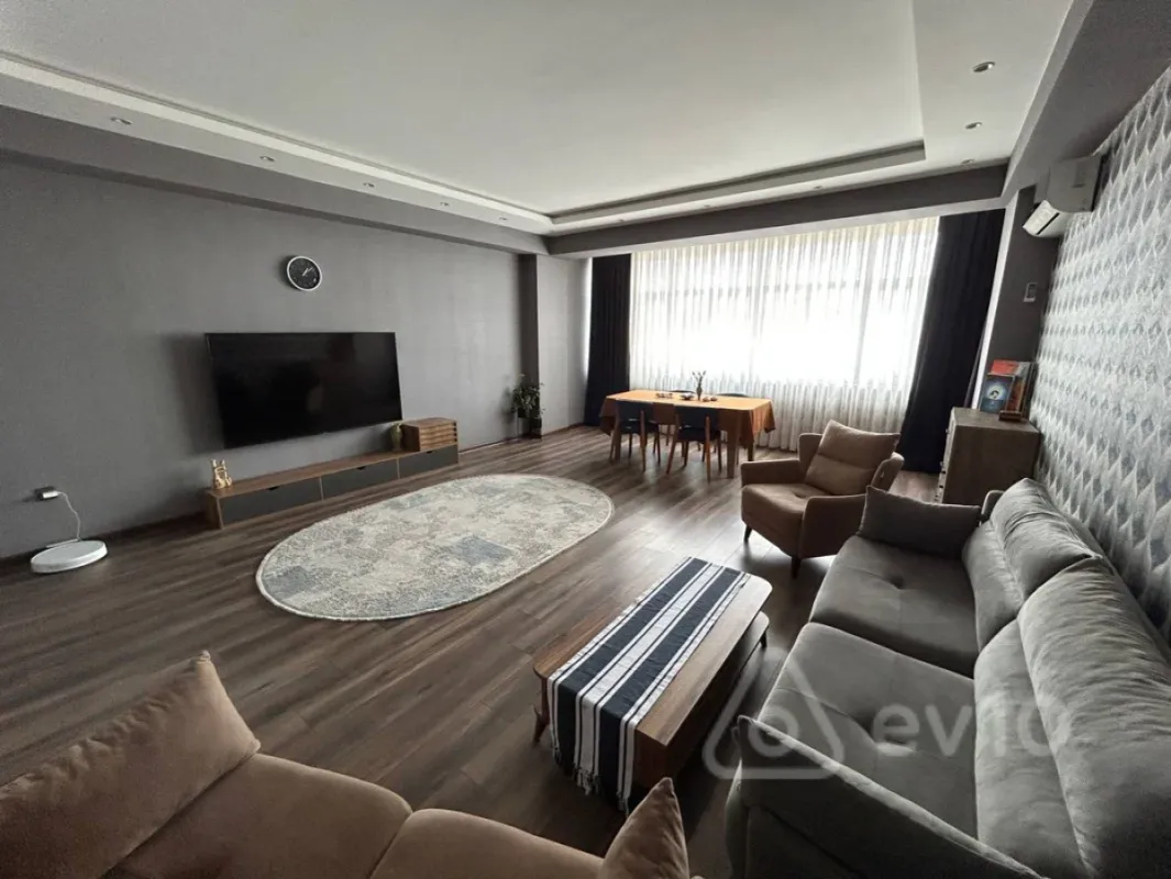 Satılır 3 otaqlı yeni tikili 135 m²