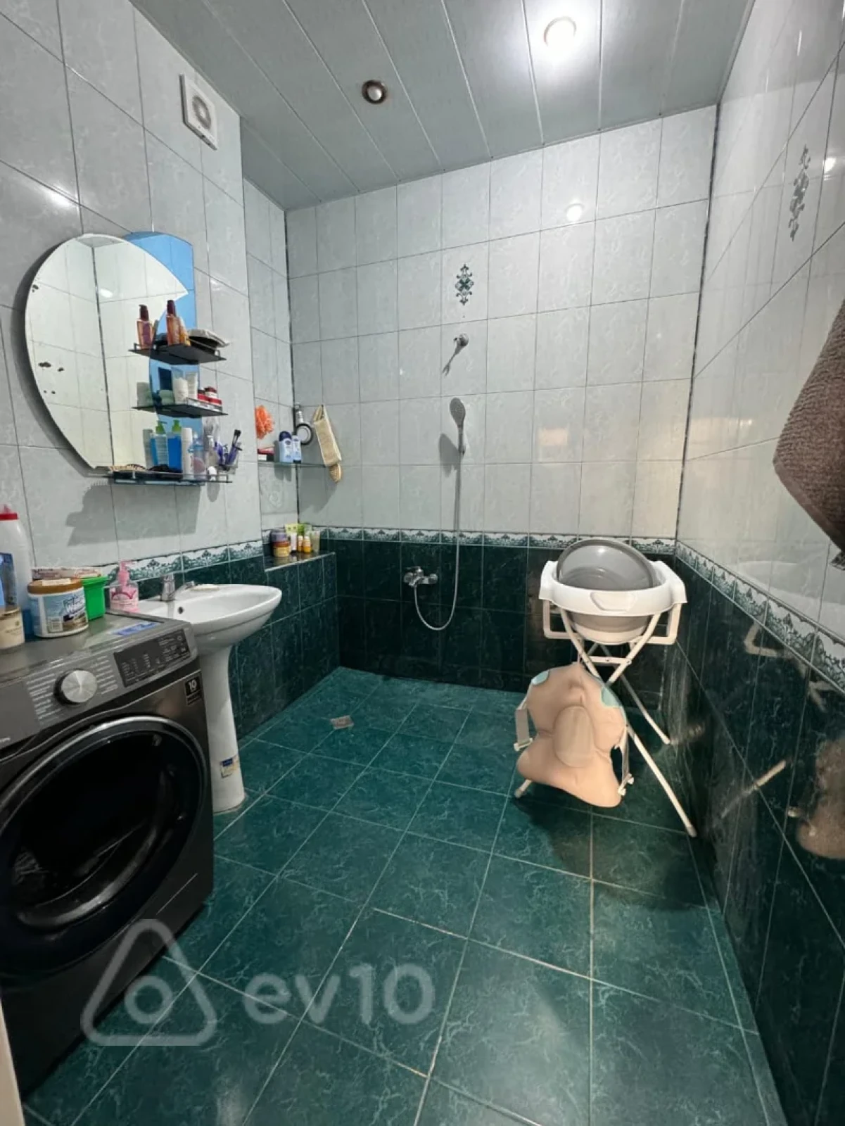 Satılır 3 otaqlı yeni tikili 115 m²