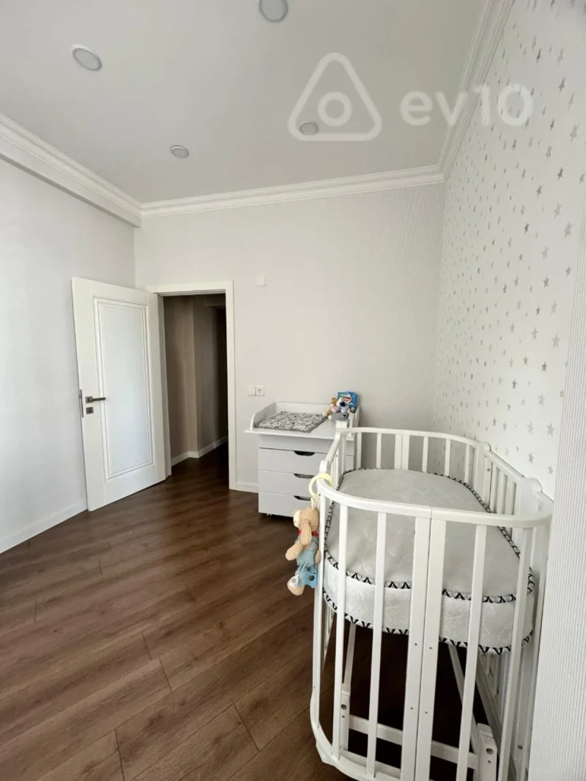 Satılır 3 otaqlı yeni tikili 115 m²