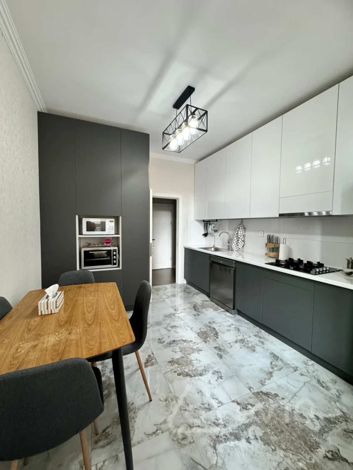Satılır 3 otaqlı yeni tikili 115 m²