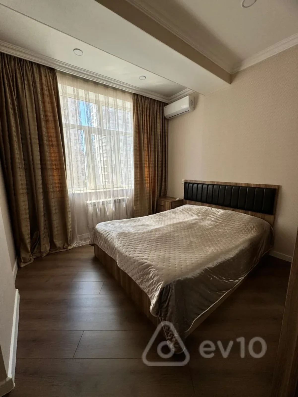 Satılır 3 otaqlı yeni tikili 115 m²