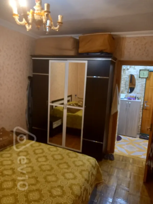 Satılır 2 otaqlı köhnə tikili 72 m²