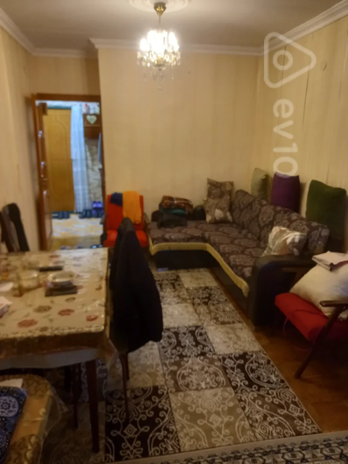 Satılır 2 otaqlı köhnə tikili 72 m²