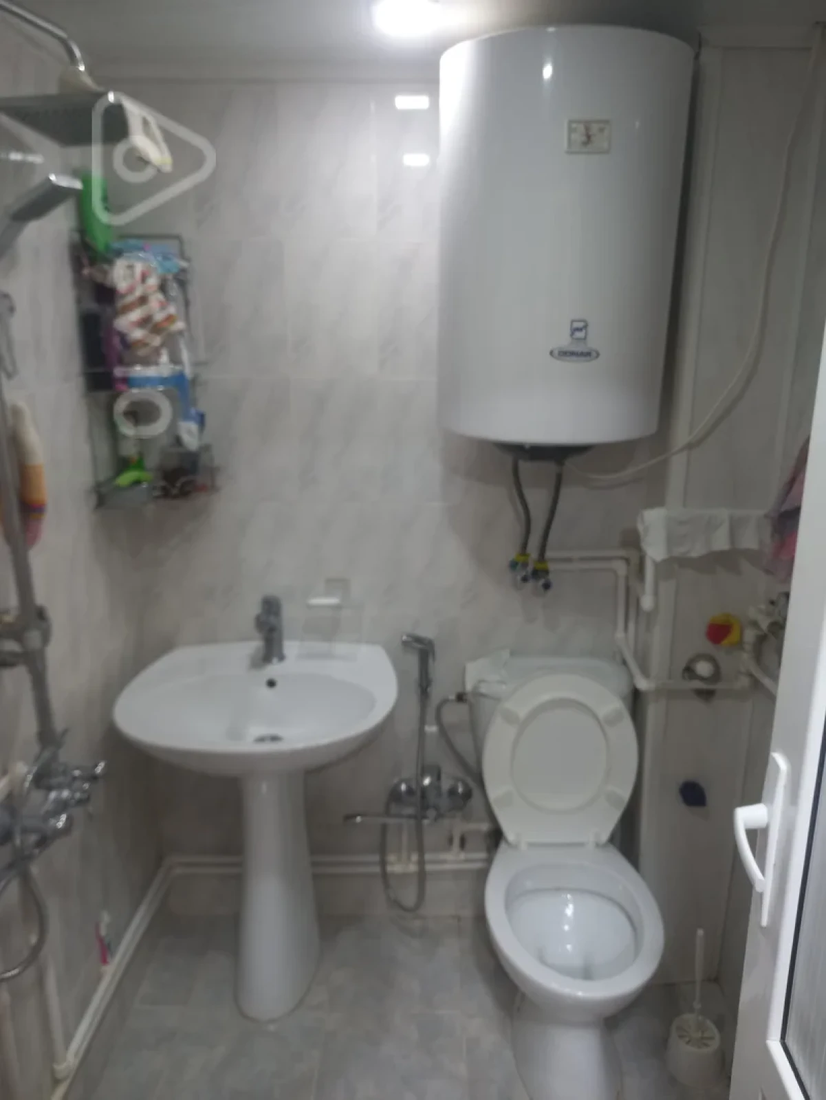 Satılır 2 otaqlı köhnə tikili 72 m²