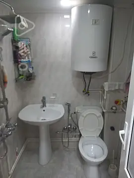 Satılır 2 otaqlı köhnə tikili 72 m²