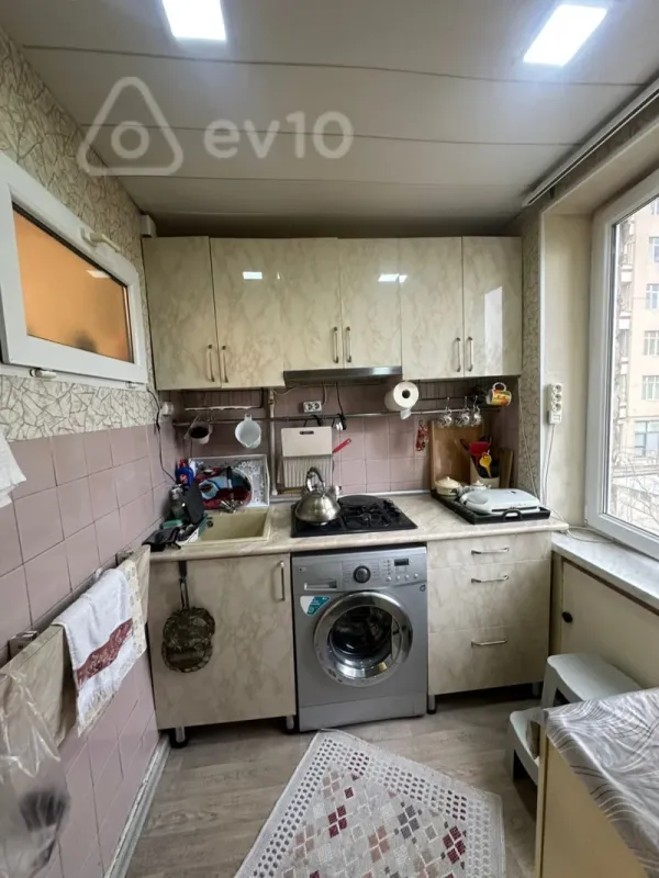 Satılır 2 otaqlı köhnə tikili 50 m²