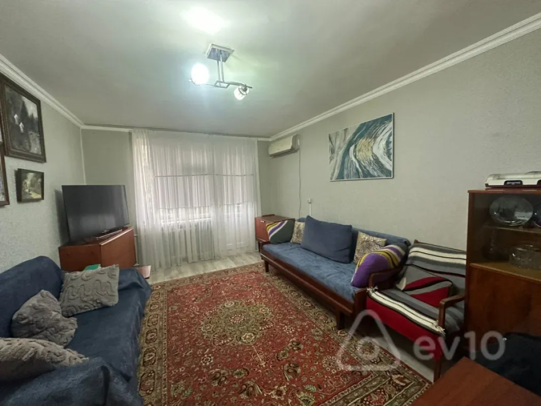Satılır 2 otaqlı köhnə tikili 50 m²