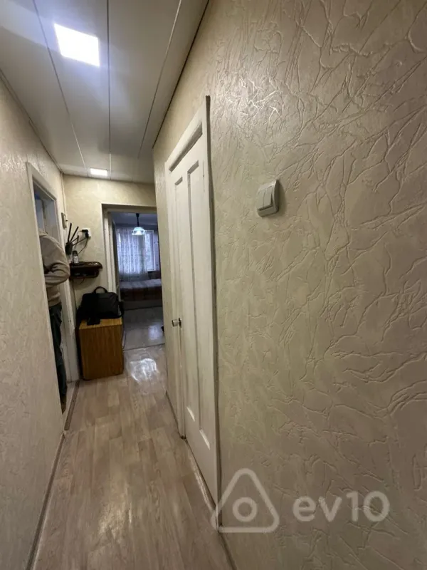 Satılır 2 otaqlı köhnə tikili 50 m²