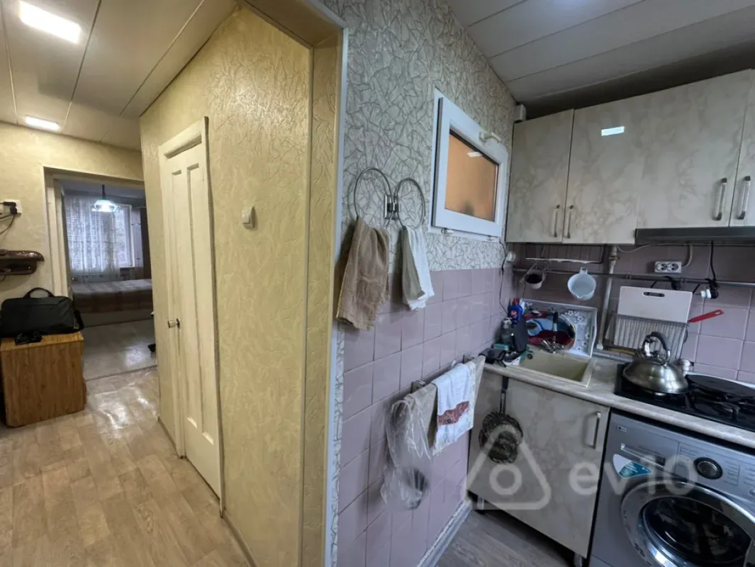 Satılır 2 otaqlı köhnə tikili 50 m²