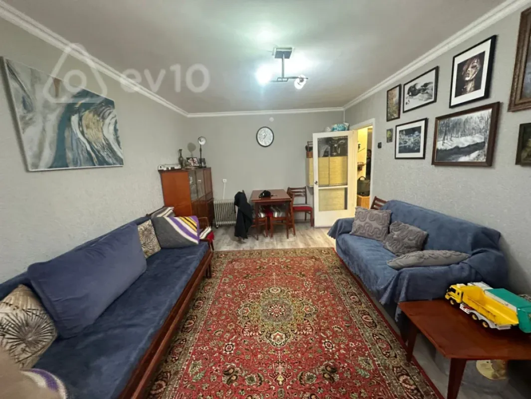 Satılır 2 otaqlı köhnə tikili 50 m²