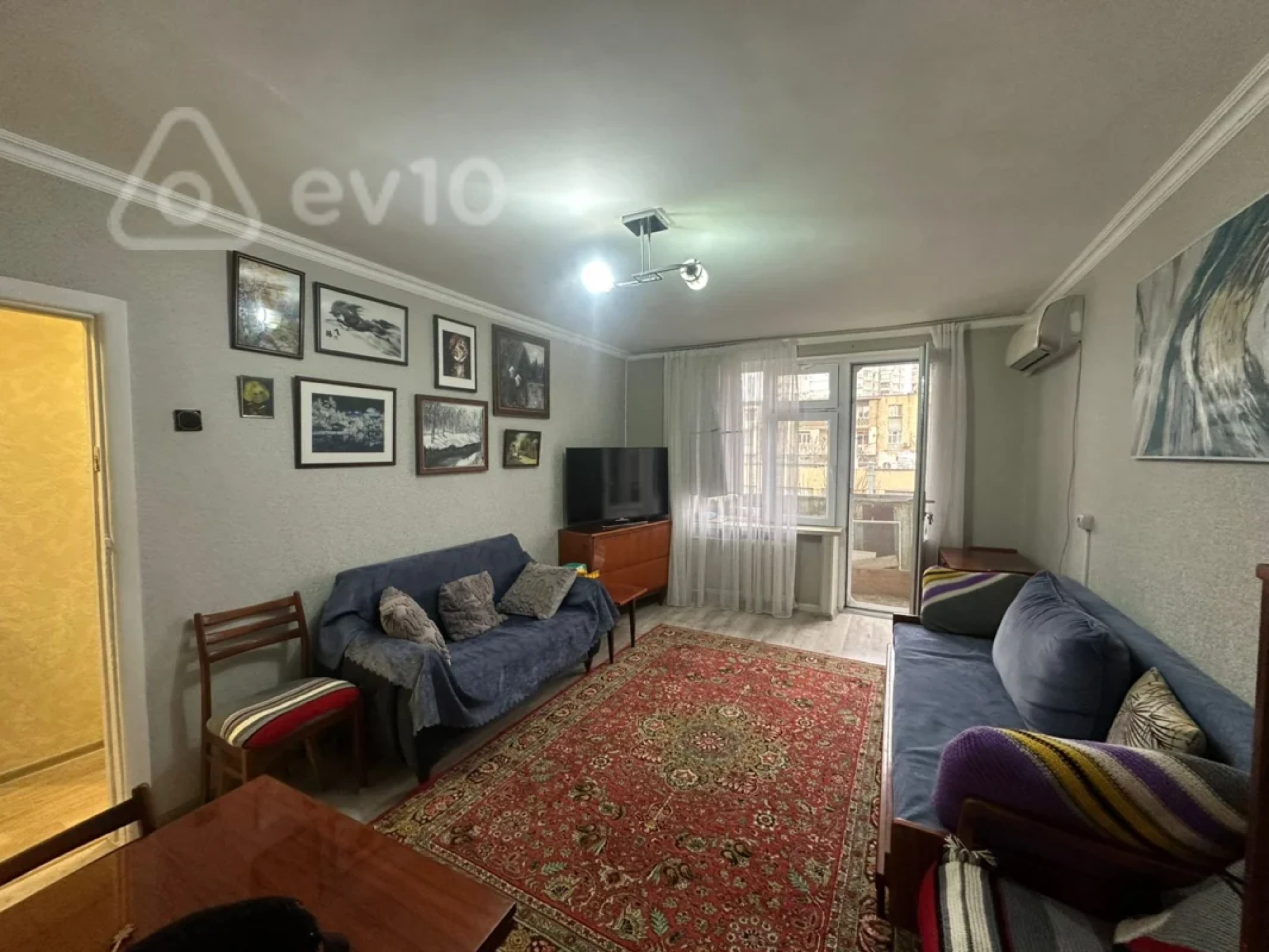 Satılır 2 otaqlı köhnə tikili 50 m²