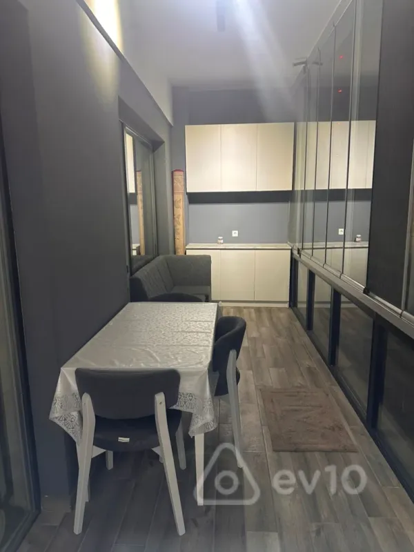 Kirayə verilir 2 otaqlı yeni tikili 85 m²