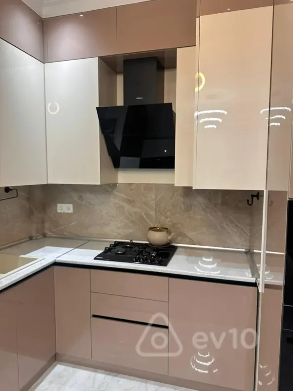 Kirayə verilir 2 otaqlı yeni tikili 85 m²