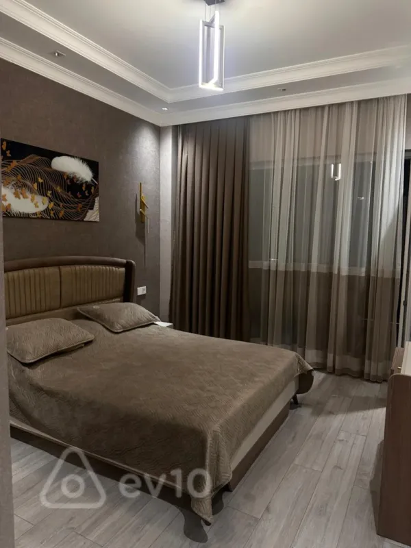 Kirayə verilir 2 otaqlı yeni tikili 85 m²