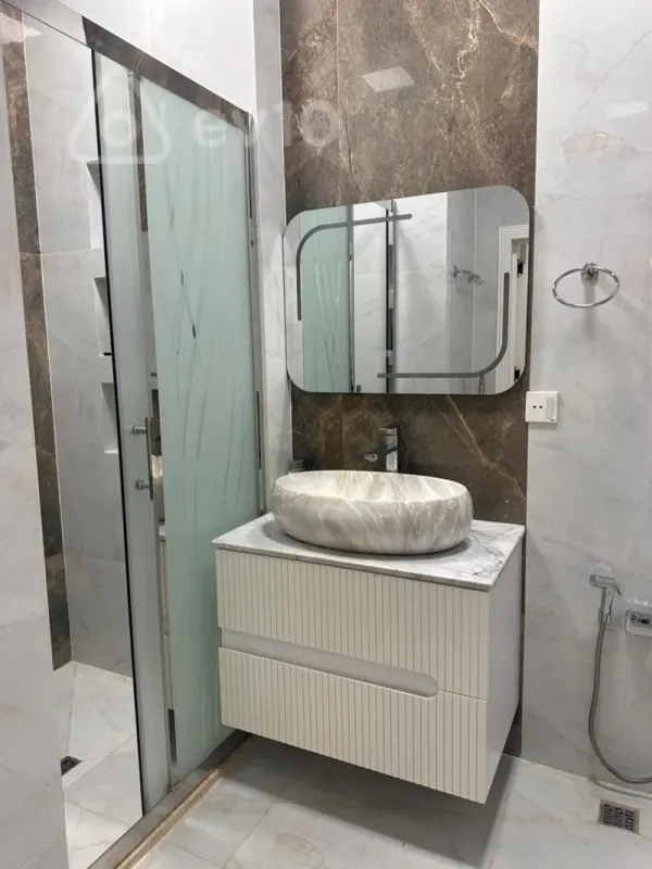 Kirayə verilir 2 otaqlı yeni tikili 85 m²
