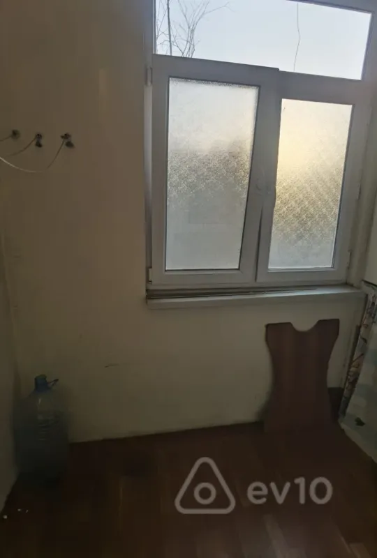 Kirayə verilir 1 otaqlı köhnə tikili 33 m²