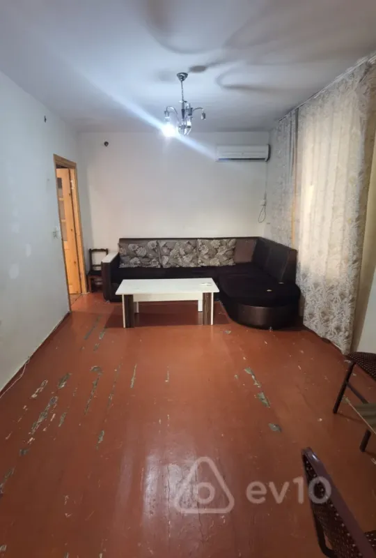 Kirayə verilir 1 otaqlı köhnə tikili 33 m²
