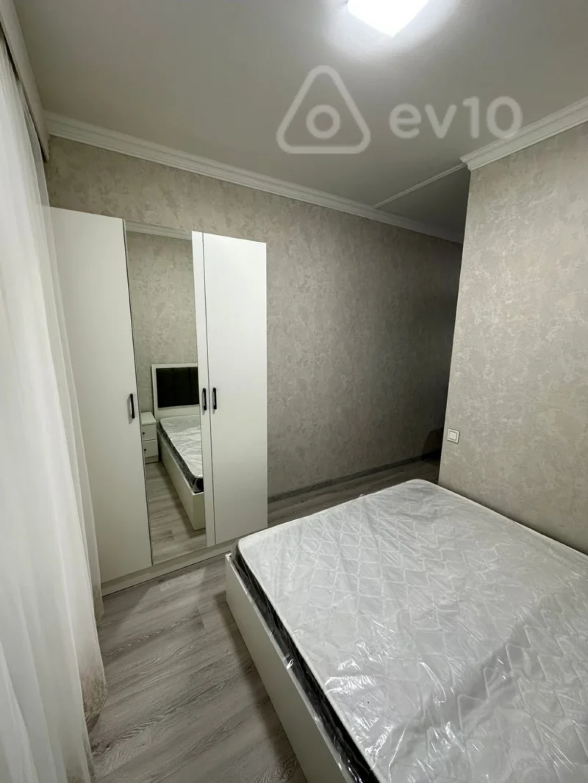 Kirayə verilir 2 otaqlı köhnə tikili 55 m²