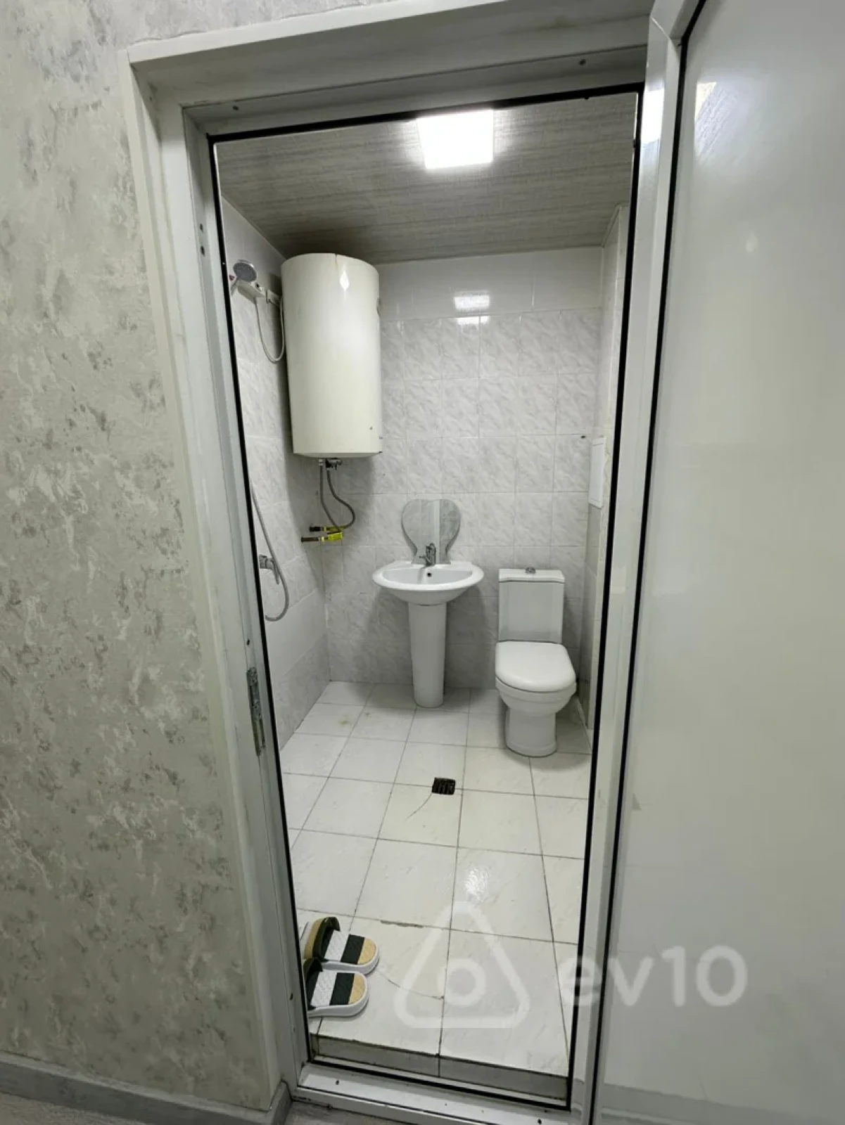 Kirayə verilir 2 otaqlı köhnə tikili 55 m²