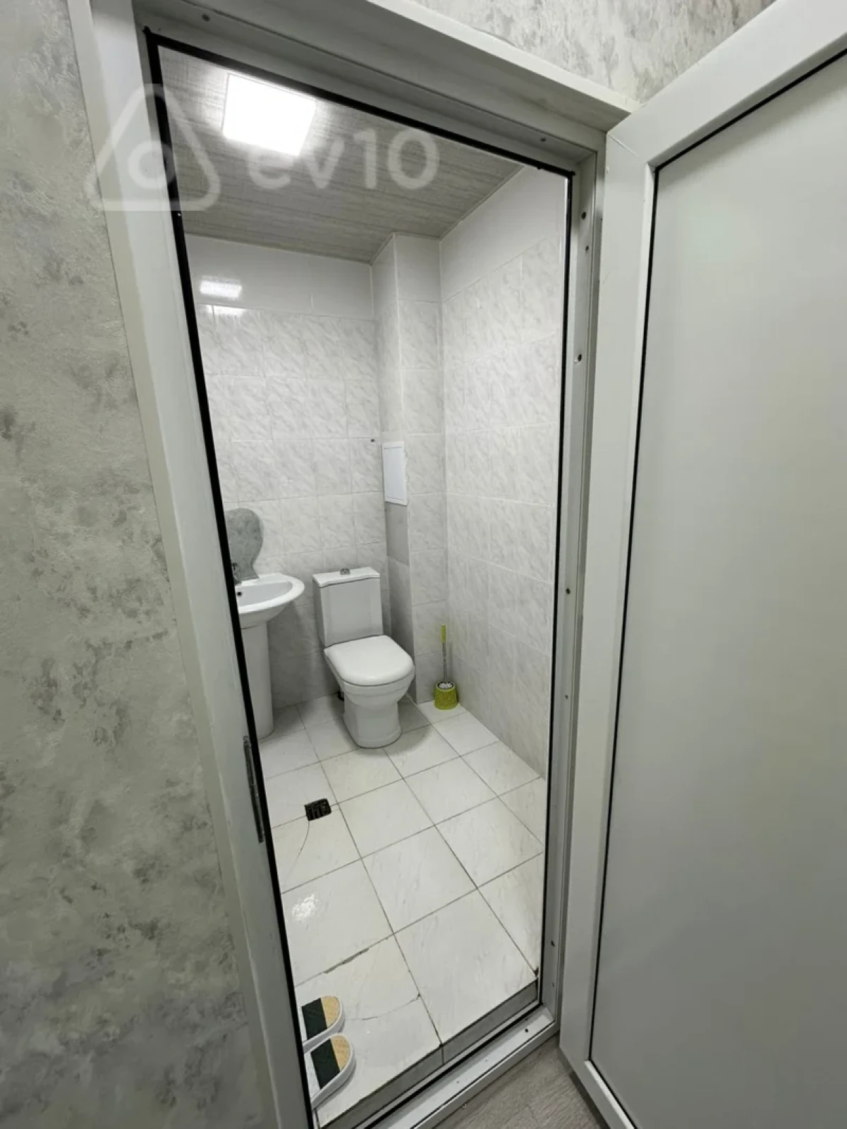 Kirayə verilir 2 otaqlı köhnə tikili 55 m²