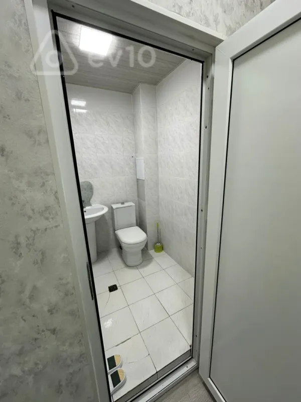 Kirayə verilir 2 otaqlı köhnə tikili 55 m²