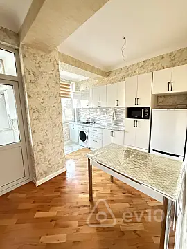 Kirayə verilir 3 otaqlı yeni tikili 80 m²