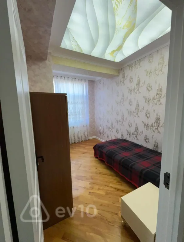 Kirayə verilir 3 otaqlı yeni tikili 80 m²