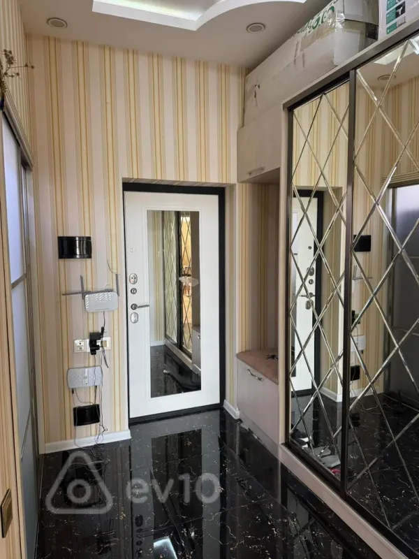 Kirayə verilir 2 otaqlı yeni tikili 65 m²