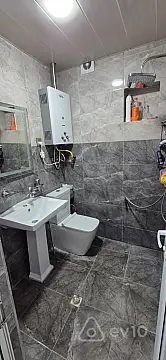 Kirayə verilir 2 otaqlı köhnə tikili 60 m²